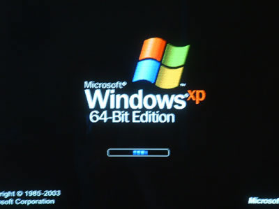 Windows XP 64-bit Edition startup screen
